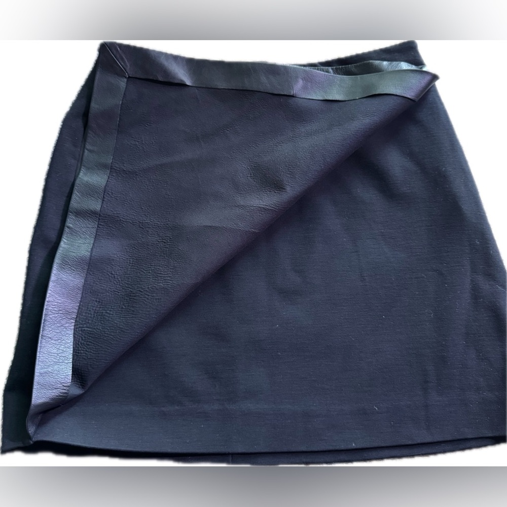 Theory Black Leather Stilla Mini Skirt size 00 - Picture 4 of 7